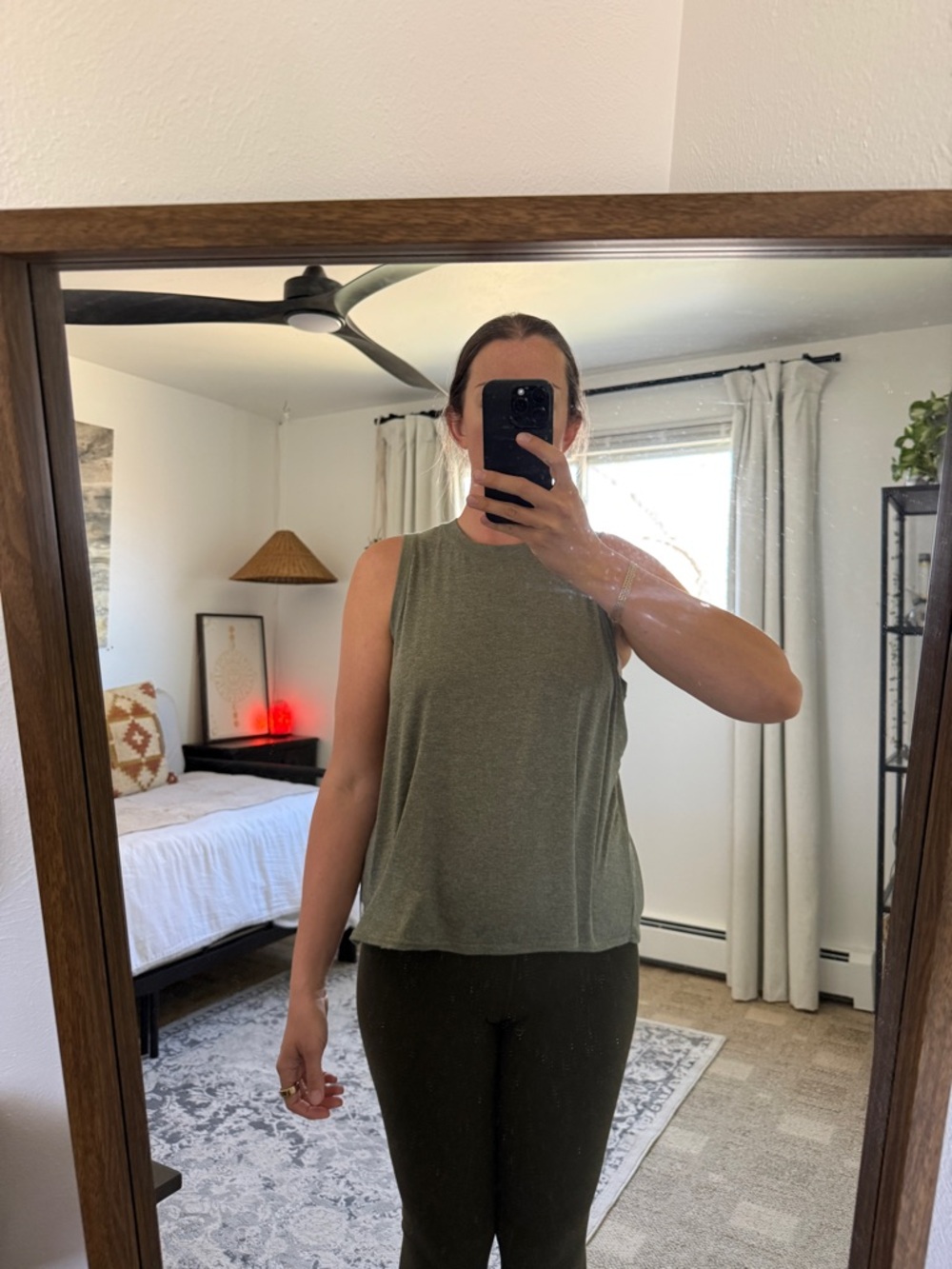 Vuori Olive Green Heather Energy Top Long - Picture 3 of 5